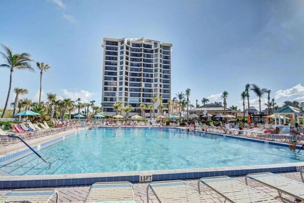 Excellent Beach Front Community, Golf Course, Tennis, Sunny Weather Year Round! 포르 피어스 외부 사진