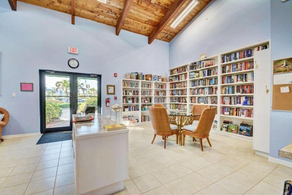 Excellent Beach Front Community, Golf Course, Tennis, Sunny Weather Year Round! 포르 피어스 외부 사진