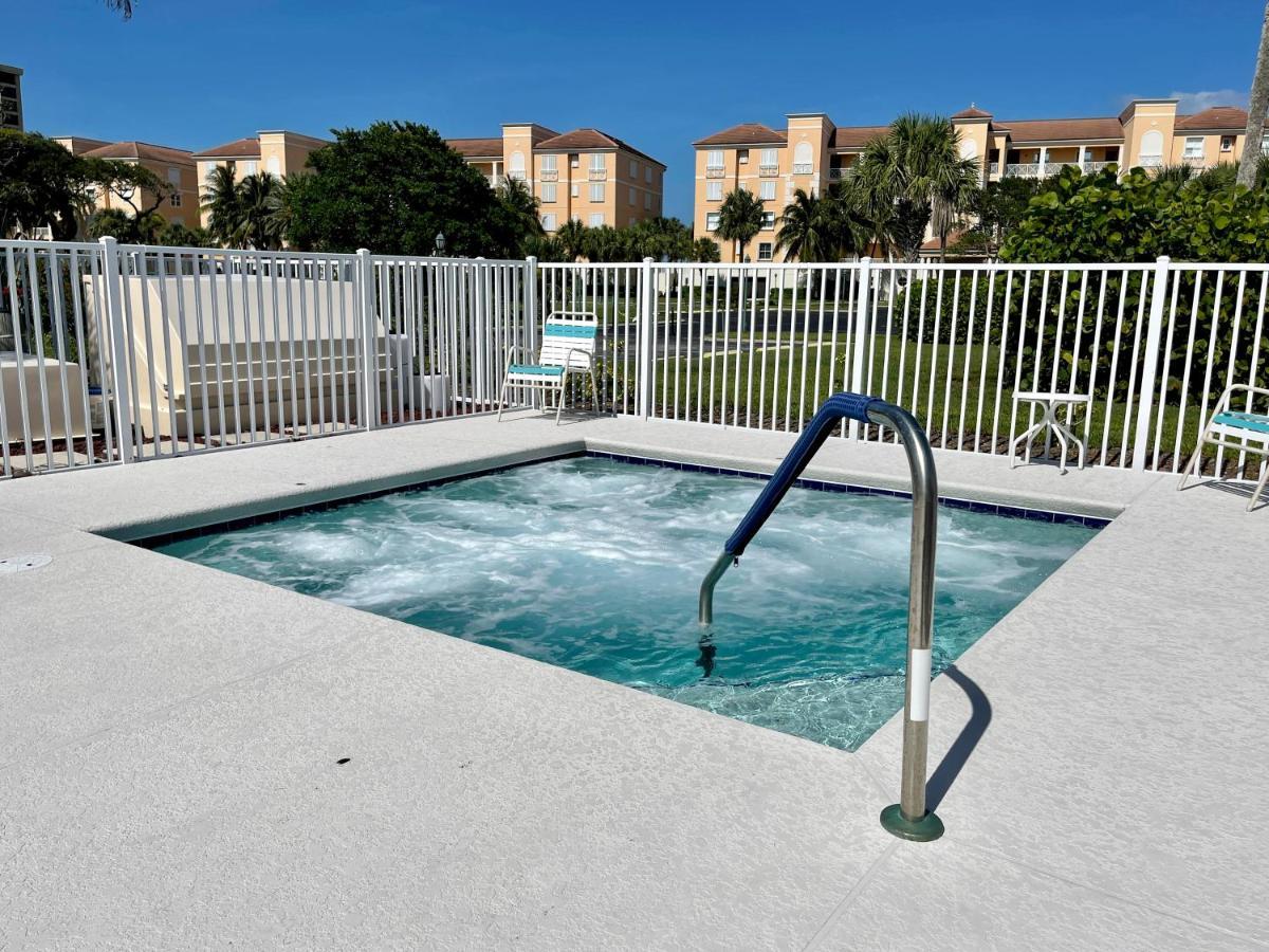 Excellent Beach Front Community, Golf Course, Tennis, Sunny Weather Year Round! 포르 피어스 외부 사진